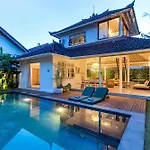 Villa Telma - Charming 2Br Villa In Central Seminyak, Walking Distance To Eat Street