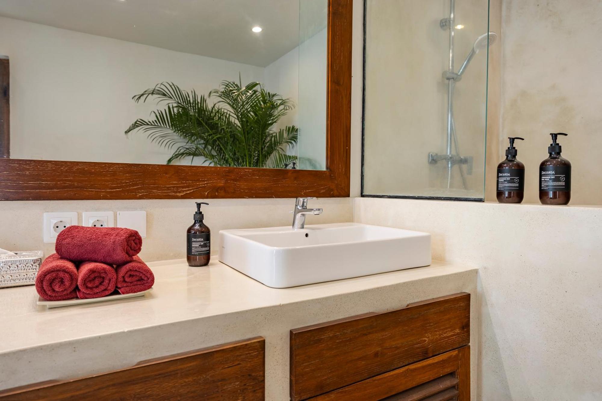 Telma - Charming 2br In Seminyak, Walking Distance To Eat Street